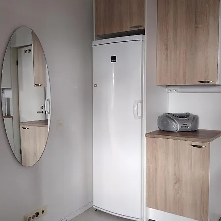 Hirsi Koulun Jumppasalin Yksioe * Kankaanpää