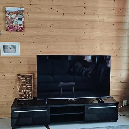 Hirsi Koulun Jumppasalin Yksioe Appartement *